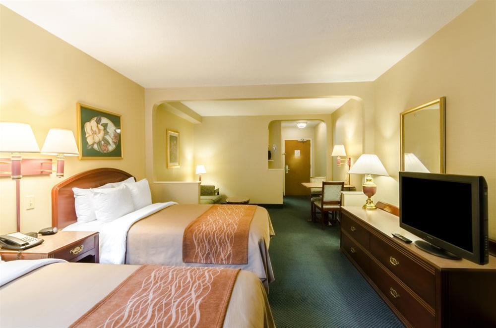 Comfort Inn & Suites Grundy Экстерьер фото