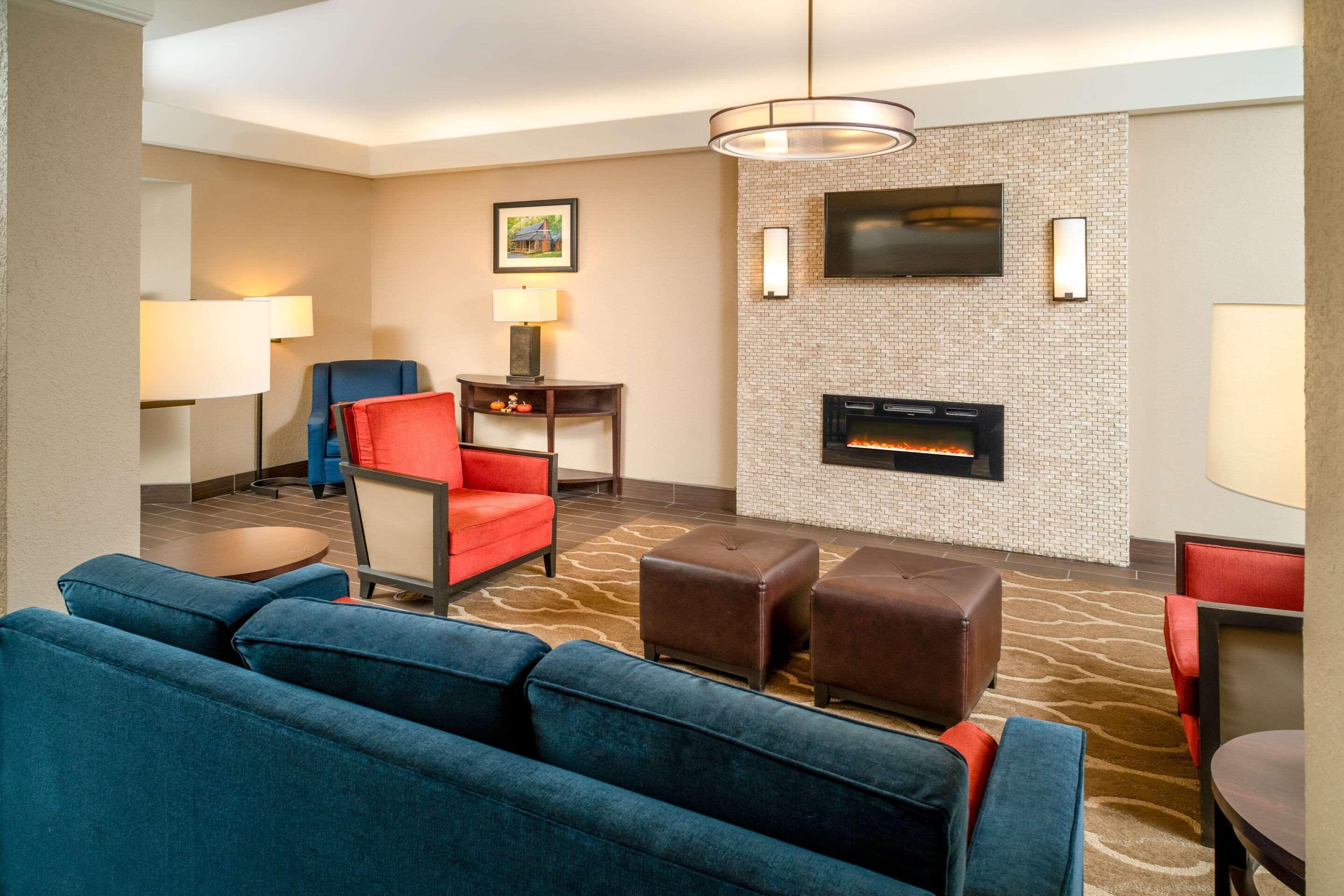 Comfort Inn & Suites Grundy Экстерьер фото