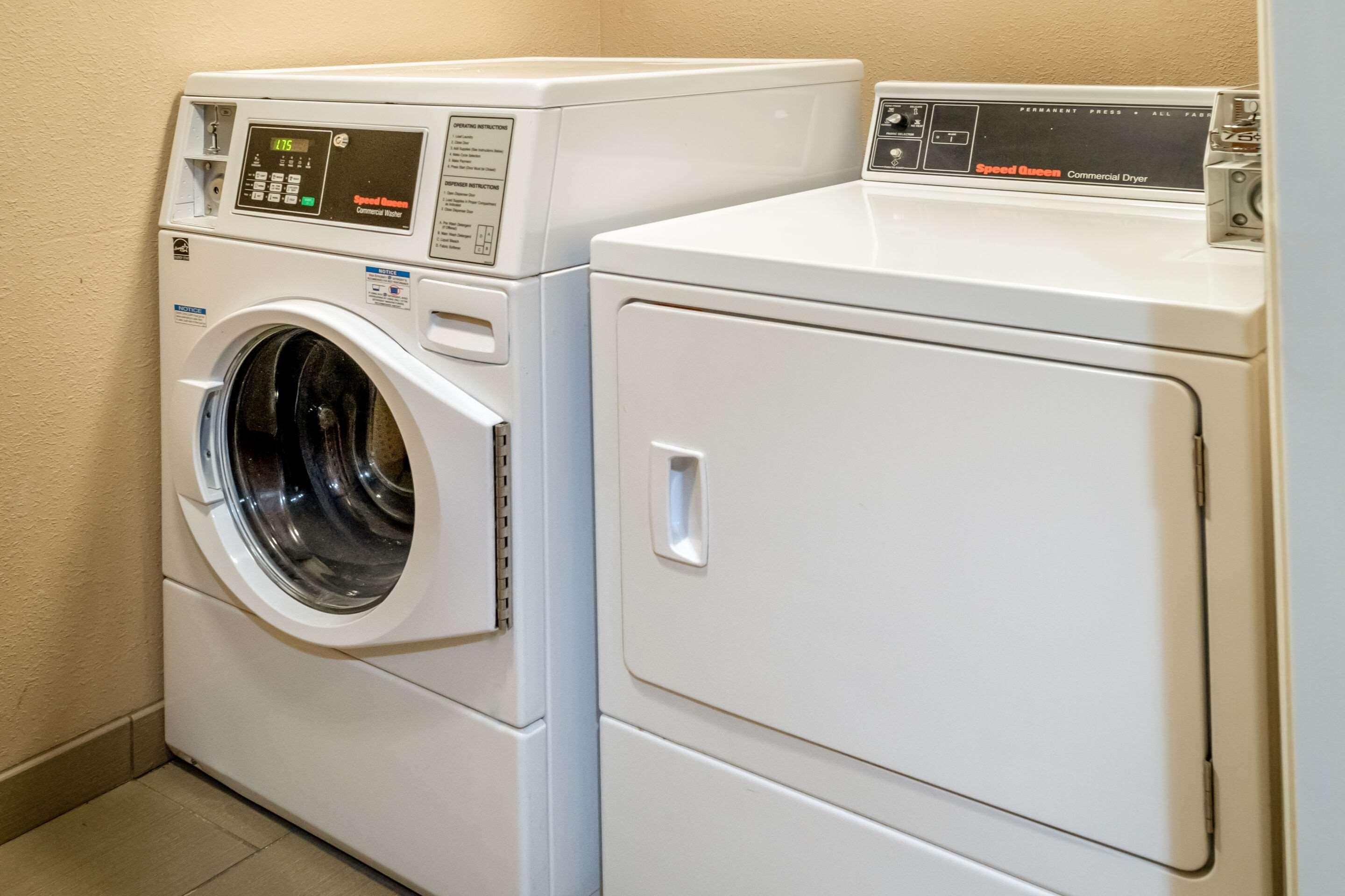 Comfort Inn & Suites Grundy Экстерьер фото